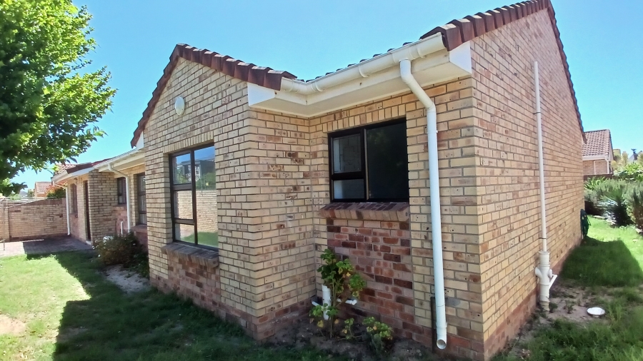 To Let 3 Bedroom Property for Rent in Summerstrand Eastern Cape